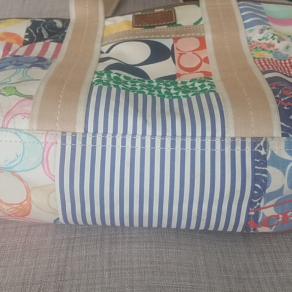 Coach Multi-color Hampton Signature Tote P… - Picture 4 of 10